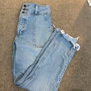 Abercrombie & Fitch: high rise mom jeans